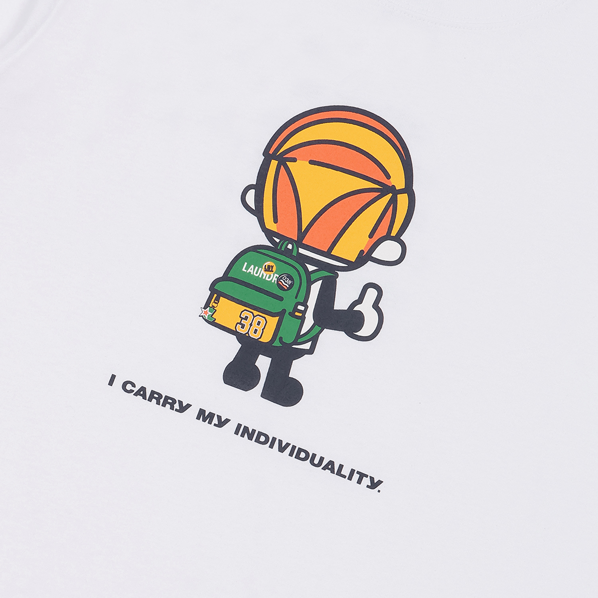 BOY CARRIES INDIVIDUALITY Tシャツ